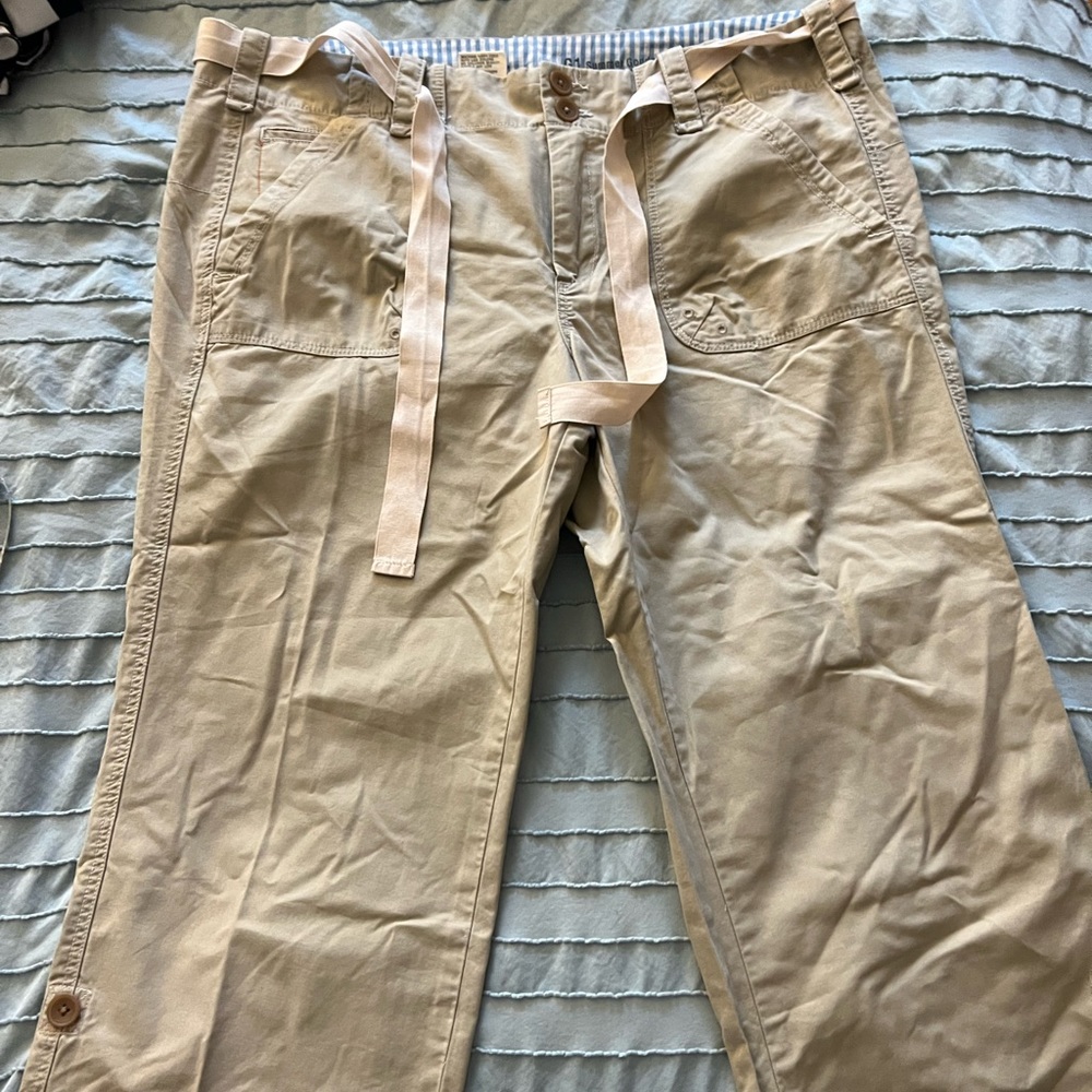 Khaki crop pants!